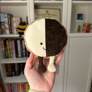 Jellycat Amuseables Nibblechip Cookie